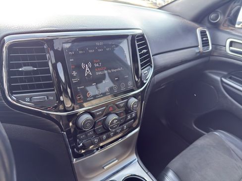 Used 2019 Jeep Grand Cherokee Altitude image 21