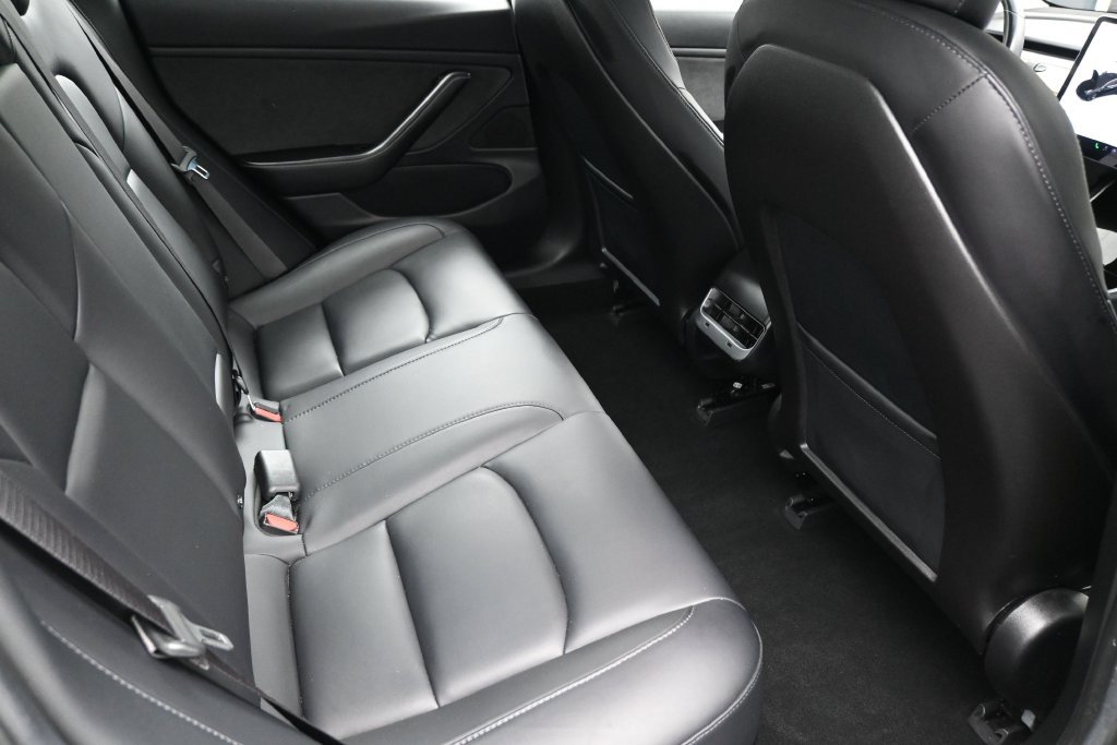 Used 2018 Tesla Model 3 Long Range RWD image 26