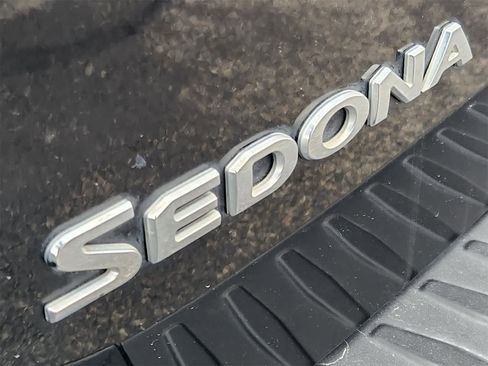 Used 2019 Kia Sedona EX image 12