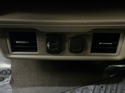 Used 2019 Chevrolet Silverado 1500 LT w/ Texas Edition AWD/4WD image 17