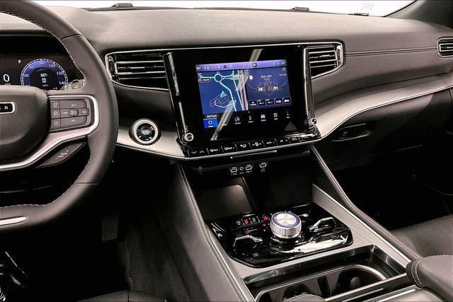 Used 2025 Jeep Wagoneer Series III w/ Premium Group I AWD/4WD image 7