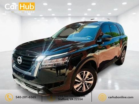 Used 2023 Nissan Pathfinder SL AWD/4WD image 3