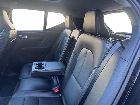 Certified 2025 Volvo XC40 B5 Plus image 21