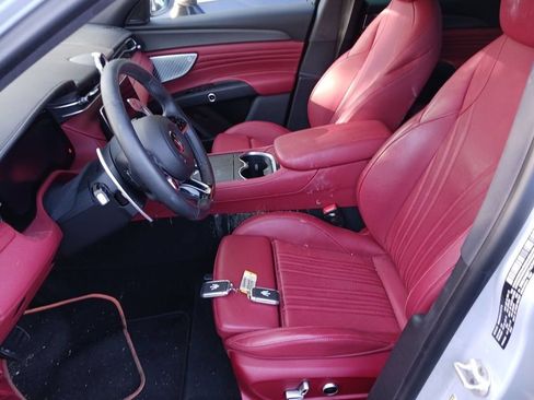 Used 2023 Maserati Grecale Modena AWD/4WD image 5