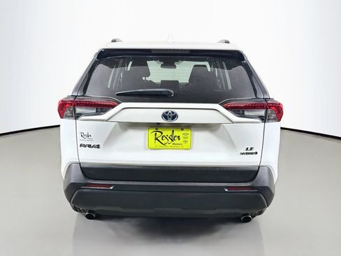 Used 2024 Toyota RAV4 LE AWD/4WD image 7