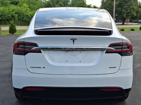 Used 2018 Tesla Model X 75D AWD/4WD image 23
