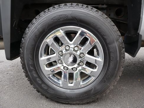 Used 2019 Chevrolet Silverado 2500 LTZ w/ Duramax Plus Package AWD/4WD image 42
