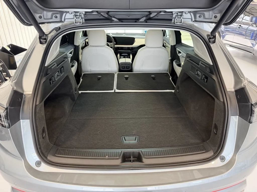 Used 2025 Buick Envision Avenir AWD/4WD image 20