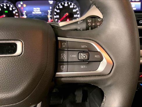 Used 2025 Jeep Compass Limited AWD/4WD image 19