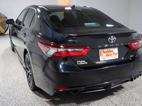 Used 2022 Toyota Camry SE FWD image 9