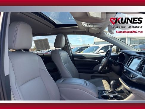 Used 2019 Toyota Highlander Limited image 47