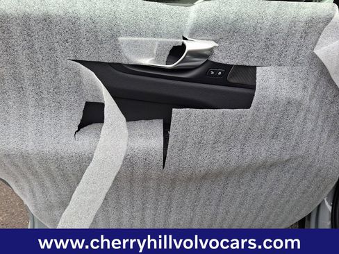 New 2026 Volvo XC60 T8 Ultra w/ Protection Package Premier image 9