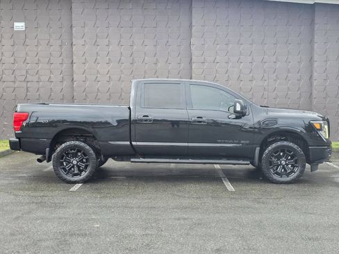 Used 2018 Nissan Titan SL w/ Midnight Edition image 15