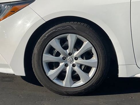 Used 2023 Toyota Corolla LE image 33