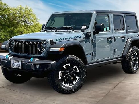 Used 2025 Jeep Wrangler Unlimited Rubicon 4xe w/ Safety Group AWD/4WD image 3