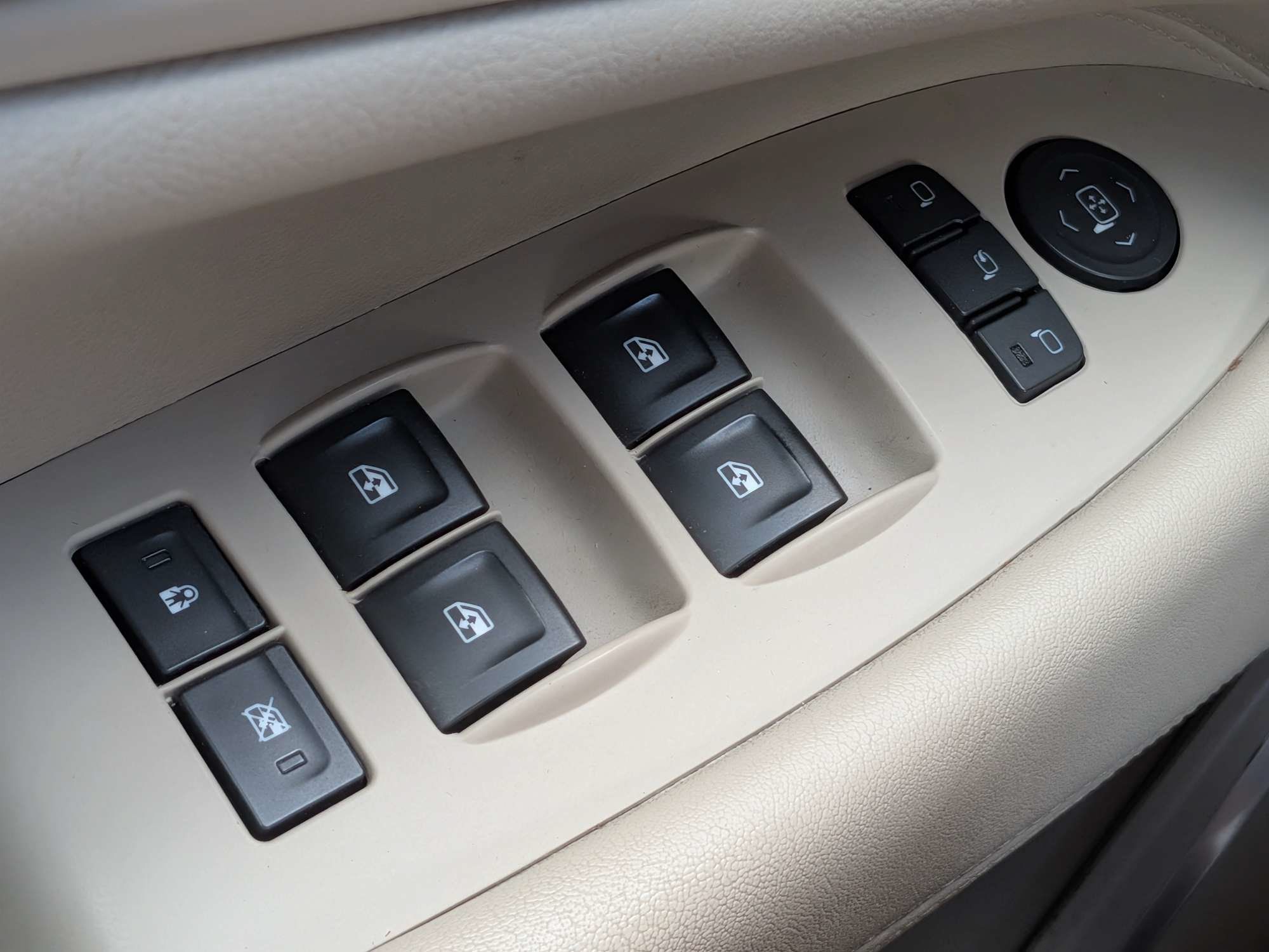 Used 2018 Cadillac Escalade ESV Luxury RWD image 26