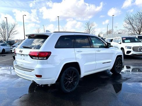 Used 2019 Jeep Grand Cherokee Altitude image 11