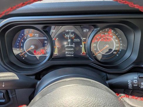 Used 2024 Jeep Wrangler Unlimited Rubicon w/ Technology Group image 11