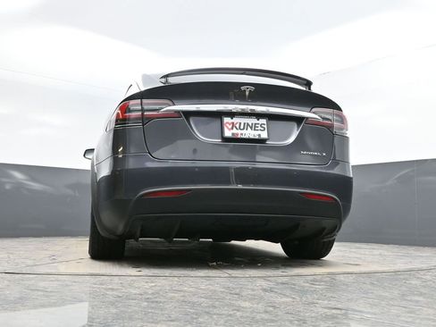 Used 2018 Tesla Model X 75D image 33