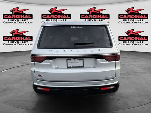 Used 2023 Jeep Wagoneer Series II AWD/4WD image 5