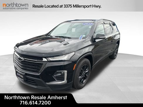 Used 2022 Chevrolet Traverse LT w/ Midnight/Sport Edition image 2