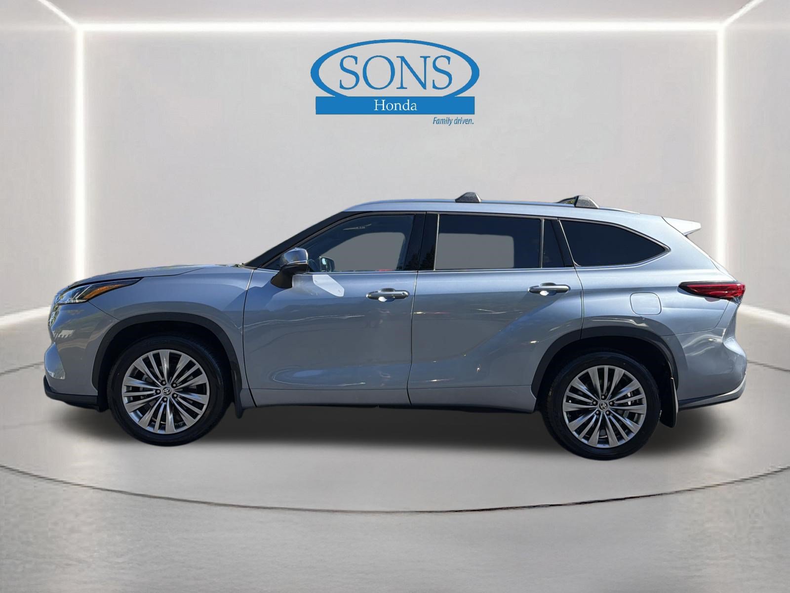 Used 2021 Toyota Highlander Platinum AWD/4WD image 23