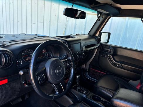 Used 2018 Jeep Wrangler Unlimited Rubicon AWD/4WD image 14