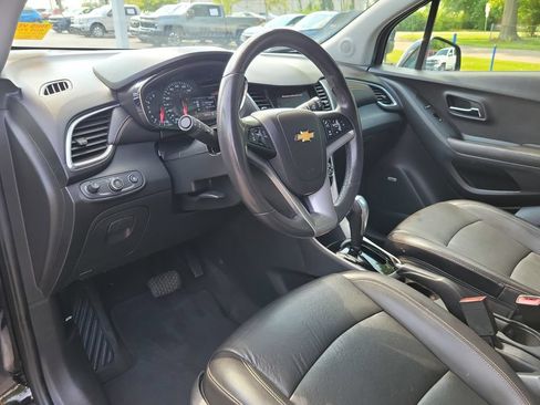 Used 2020 Chevrolet Trax Premier FWD image 21