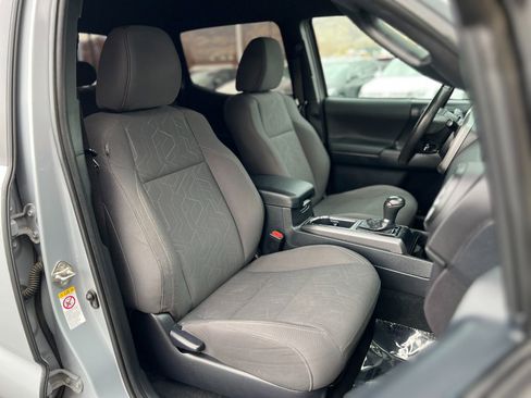 Used 2019 Toyota Tacoma TRD Sport image 21