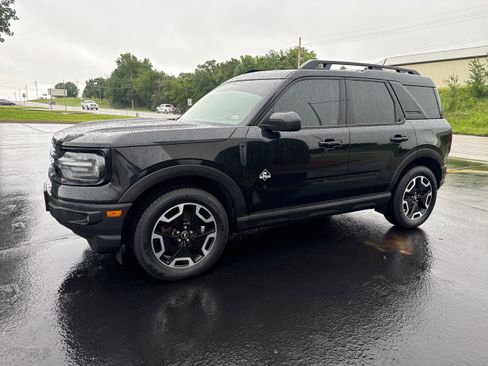Used 2022 Ford Bronco Sport Outer Banks w/ Tech Package AWD/4WD image 2