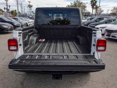 Certified 2021 Jeep Gladiator Rubicon w/ Trailer Tow Package image 25