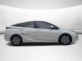 Used 2017 Toyota Prius Four image 2