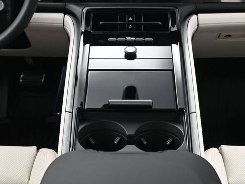 Used 2026 Porsche Panamera image 10