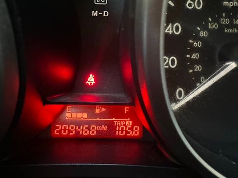 Used 2013 MAZDA MAZDA5 Touring FWD image 16