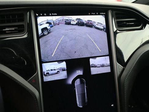 Used 2018 Tesla Model X 75D image 11