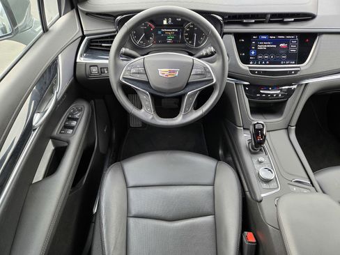 Certified 2025 Cadillac XT5 Premium Luxury image 11
