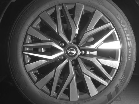 Used 2025 Nissan Altima 2.5 SV image 12