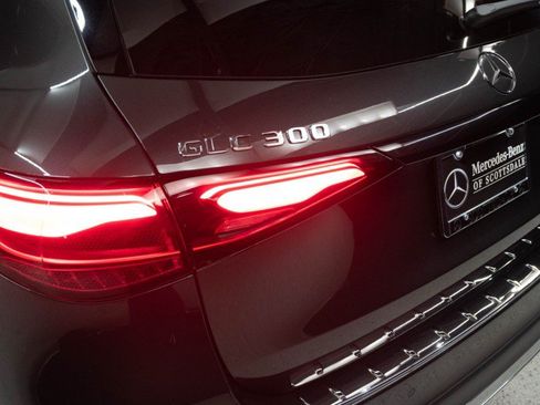 New 2026 Mercedes-Benz GLC 300 image 9