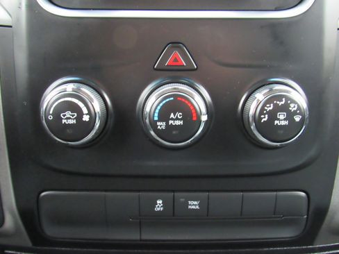 Used 2015 RAM 1500 Express image 27