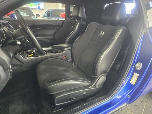 Used 2018 Dodge Challenger R/T Scat Pack w/ Dynamics Package image 9