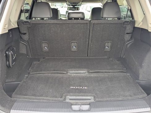 Used 2023 Nissan Rogue SL w/ SL Premium Package image 30