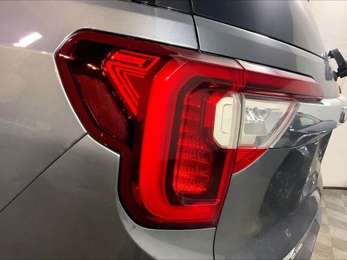 Used 2021 GMC Acadia SLE w/ Driver Convenience Package image 29