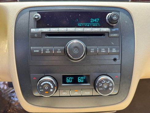 Used 2011 Buick Lucerne CXL FWD image 26