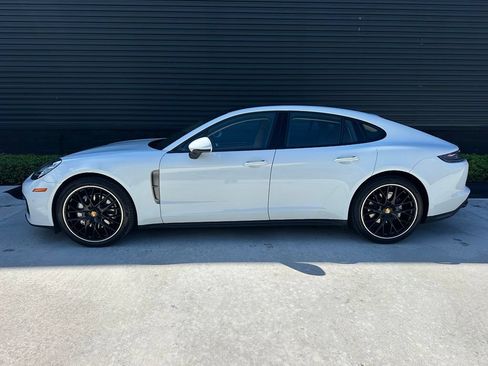 Certified 2023 Porsche Panamera RWD image 2