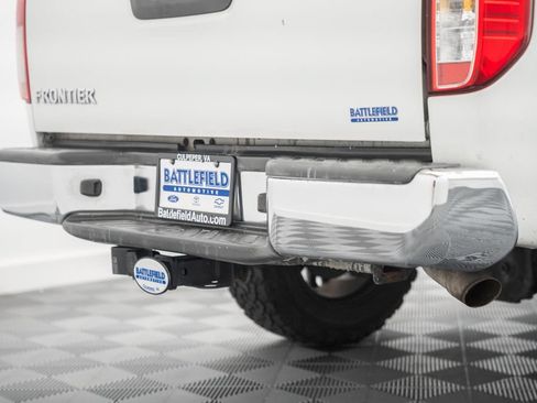 Used 2018 Nissan Frontier SV RWD image 9