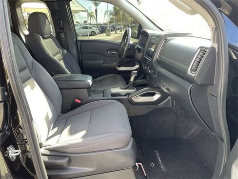 Used 2022 Nissan Frontier SV image 26