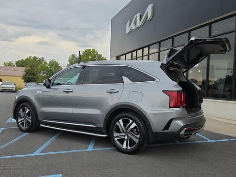 Used 2023 Kia Sorento SX Prestige w/ Panoramic Sunroof Package AWD/4WD image 19
