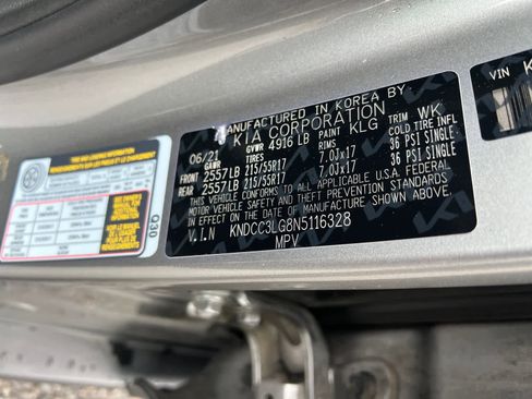 Used 2022 Kia Niro EX FWD image 18