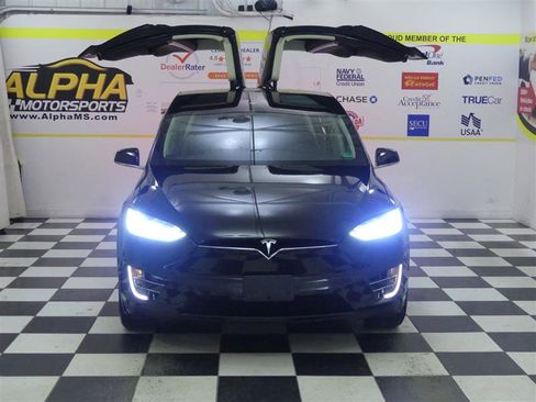 Used 2016 Tesla Model X 90D image 4