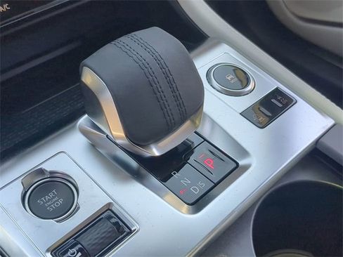 New 2025 Jaguar F-PACE R-Dynamic S image 17